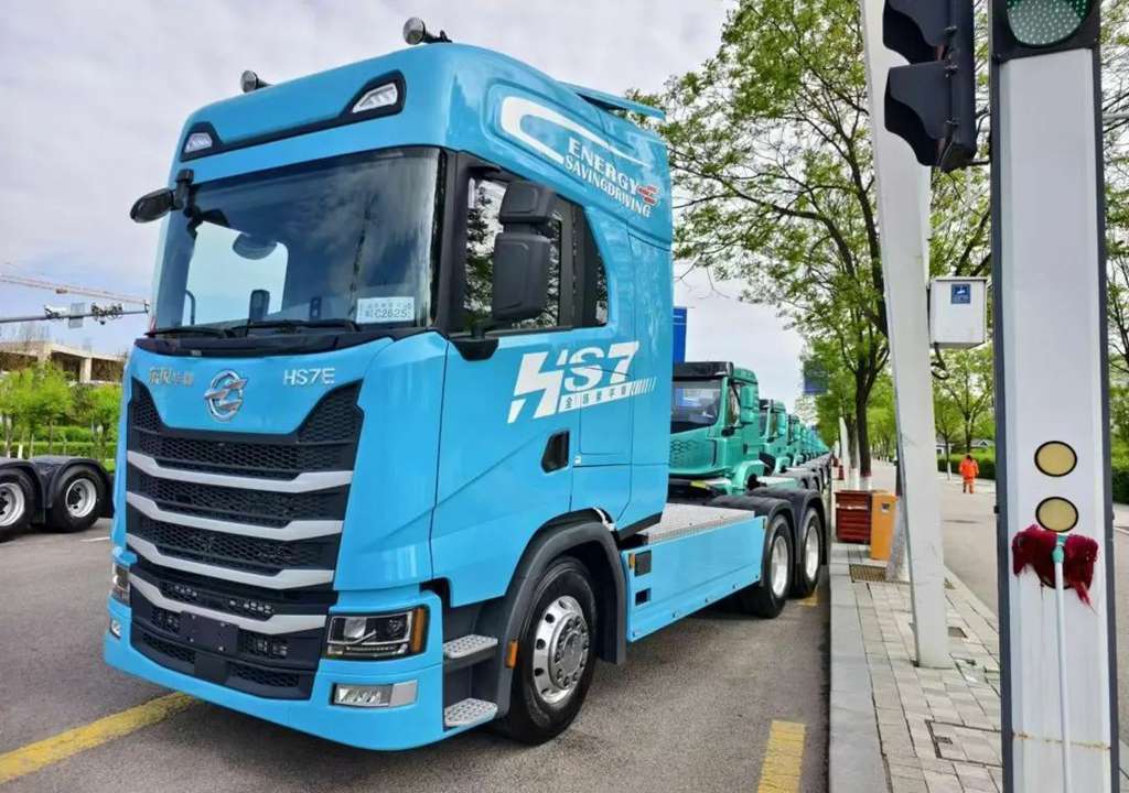 东风华神HS7E牵引车:重卡电动化时代的先锋利器! - 第4张 - 提加商用车网 东风华神HS7E牵引车:重卡电动化时代的先锋利器! - 第4张