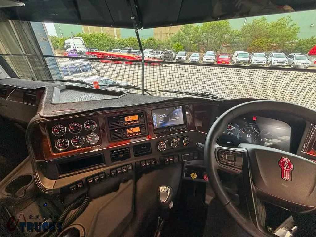 生活舱媲美长头卡车,全球独家的美式平头旗舰!亮相布里斯班卡车展的肯沃斯K220牵引车实拍 - 第21张 - 提加商用车网 生活舱媲美长头卡车,全球独家的美式平头旗舰!亮相布里斯班卡车展的肯沃斯K220牵引车实拍 - 第21张