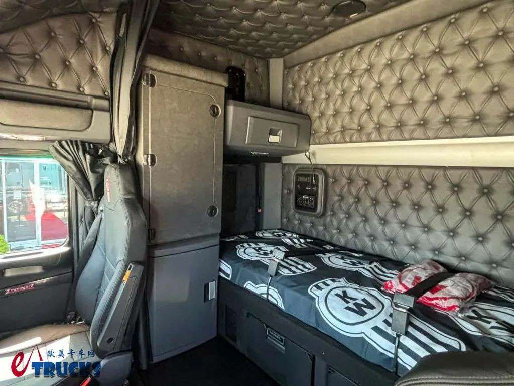 生活舱媲美长头卡车,全球独家的美式平头旗舰!亮相布里斯班卡车展的肯沃斯K220牵引车实拍 - 第22张 - 提加商用车网 生活舱媲美长头卡车,全球独家的美式平头旗舰!亮相布里斯班卡车展的肯沃斯K220牵引车实拍 - 第22张