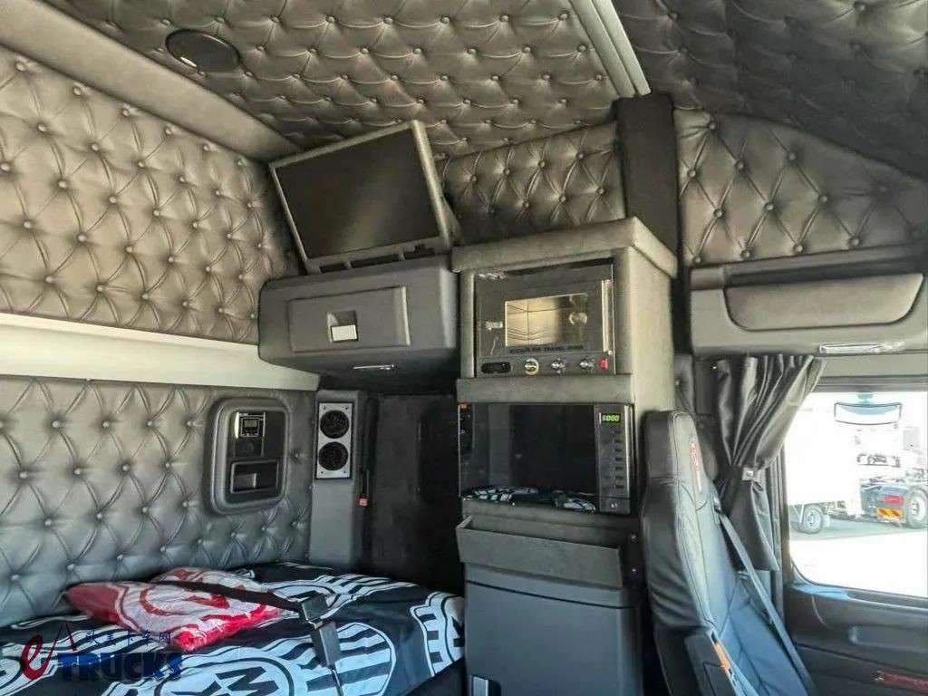 生活舱媲美长头卡车,全球独家的美式平头旗舰!亮相布里斯班卡车展的肯沃斯K220牵引车实拍 - 第23张 - 提加商用车网 生活舱媲美长头卡车,全球独家的美式平头旗舰!亮相布里斯班卡车展的肯沃斯K220牵引车实拍 - 第23张