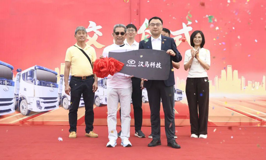 130台爆单!汉马科技新款自卸车交付东南亚大客户 - 第1张 - 提加商用车网 130台爆单!汉马科技新款自卸车交付东南亚大客户 - 第1张