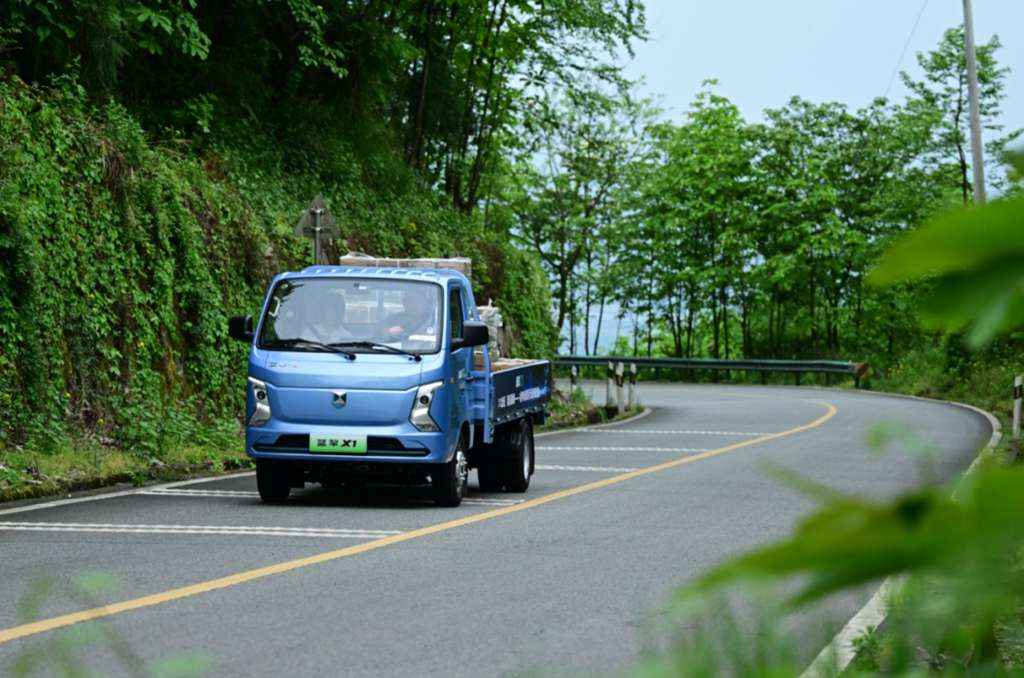 满载1.5T,一度电跑5公里!潍柴蓝擎X1开启小卡新世代! - 第5张 - 提加商用车网 满载1.5T,一度电跑5公里!潍柴蓝擎X1开启小卡新世代! - 第5张