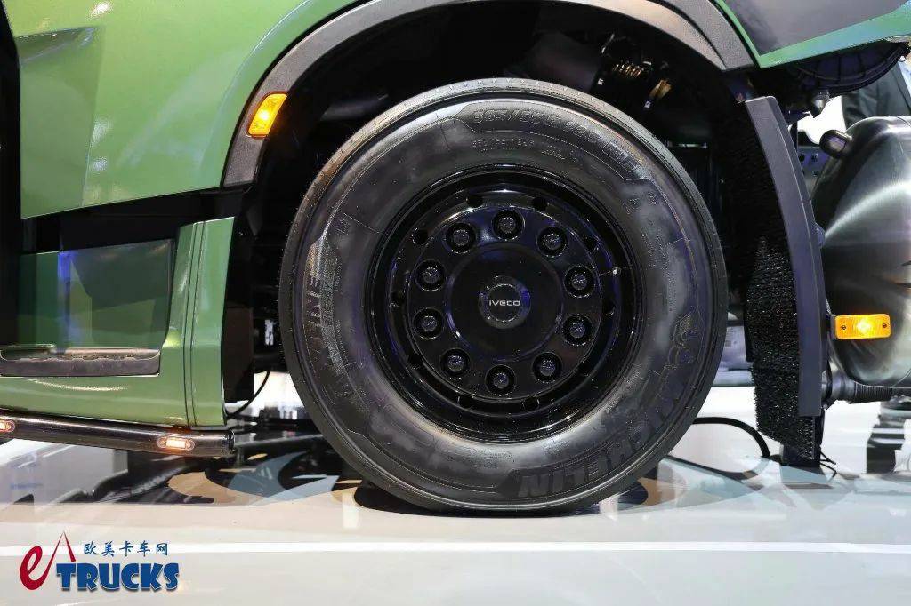 欧洲“奶瓶车”老炮?法拉利同款打火按键,实拍依维柯S-Way天然气重卡 - 第33张 - 提加商用车网 欧洲“奶瓶车”老炮?法拉利同款打火按键,实拍依维柯S-Way天然气重卡 - 第33张