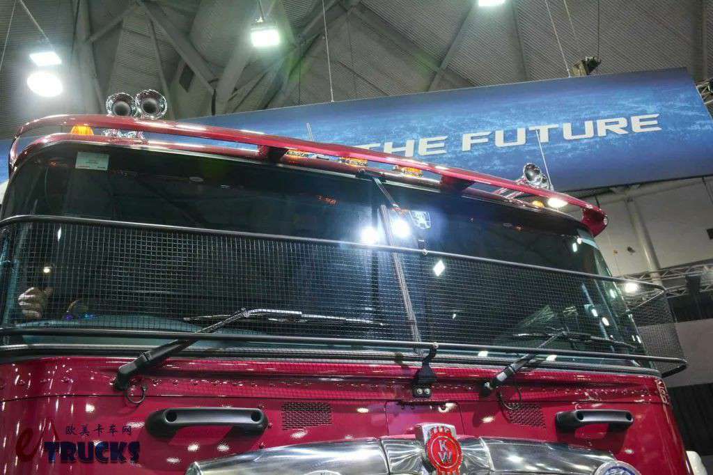 生活舱媲美长头卡车,全球独家的美式平头旗舰!亮相布里斯班卡车展的肯沃斯K220牵引车实拍 - 第5张 - 提加商用车网 生活舱媲美长头卡车,全球独家的美式平头旗舰!亮相布里斯班卡车展的肯沃斯K220牵引车实拍 - 第5张