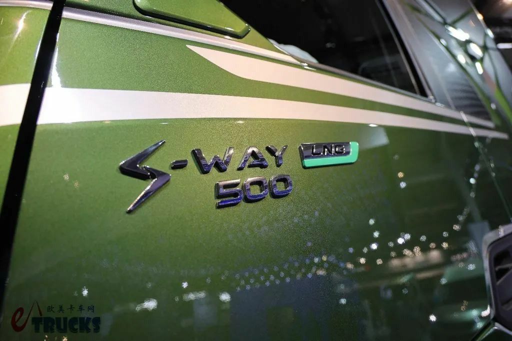 欧洲“奶瓶车”老炮?法拉利同款打火按键,实拍依维柯S-Way天然气重卡 - 第5张 - 提加商用车网 欧洲“奶瓶车”老炮?法拉利同款打火按键,实拍依维柯S-Way天然气重卡 - 第5张