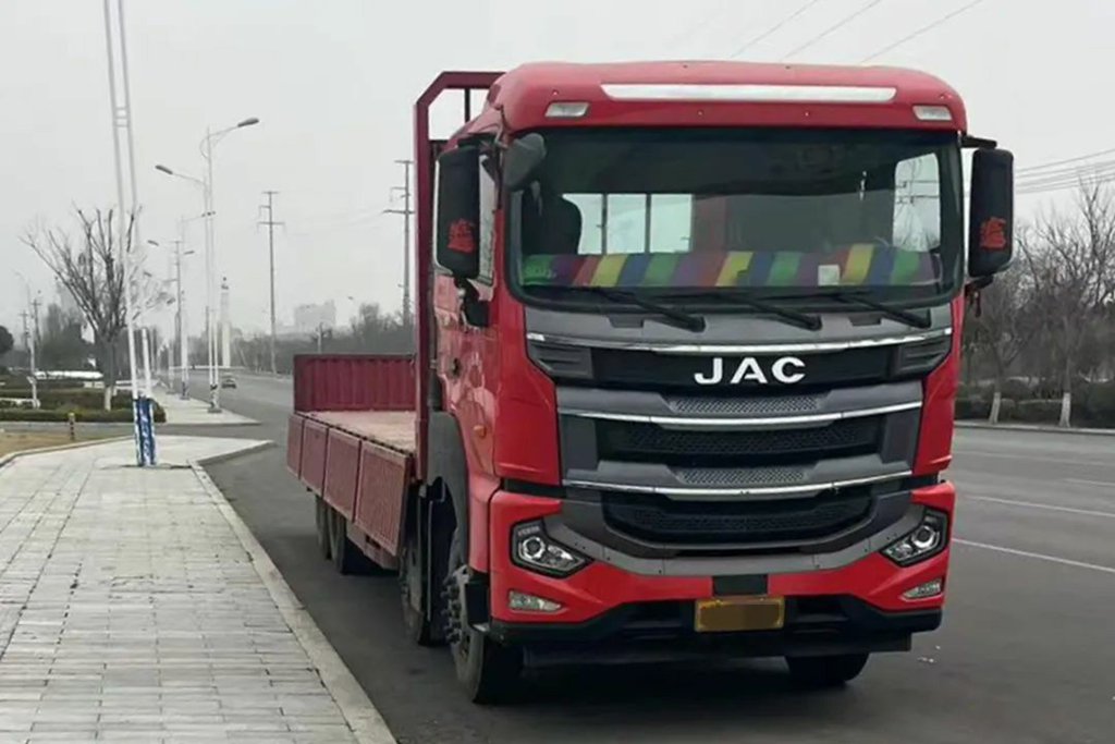 460匹+440长换油后桥，江淮格尔发A5W燃油重卡获好评！ - 第1张