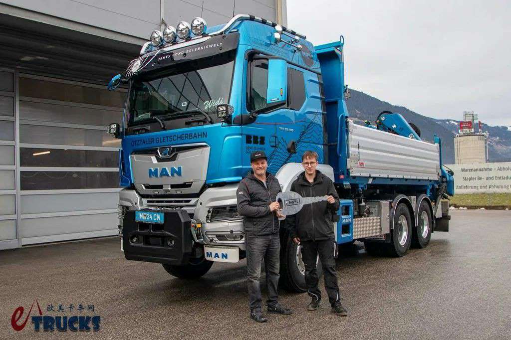 身披007涂装,6×6驱动+快换上装!这台曼恩TGS冬季维护卡车真特殊 - 第1张 - 提加商用车网 身披007涂装,6×6驱动+快换上装!这台曼恩TGS冬季维护卡车真特殊 - 第1张