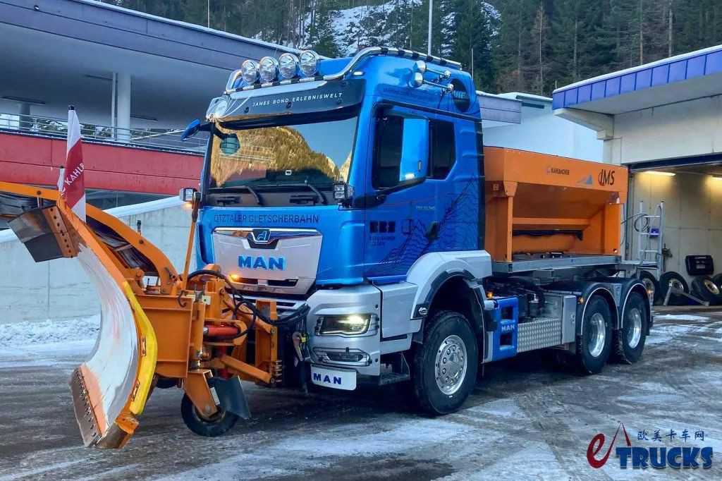 身披007涂装,6×6驱动+快换上装!这台曼恩TGS冬季维护卡车真特殊 - 第6张 - 提加商用车网 身披007涂装,6×6驱动+快换上装!这台曼恩TGS冬季维护卡车真特殊 - 第6张