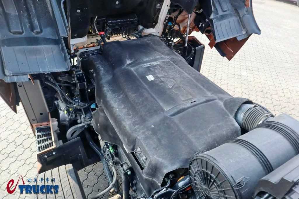 D30 PowerLion动力链来袭！百公里油耗24升？25年款曼恩TGX实拍评测 - 第6张