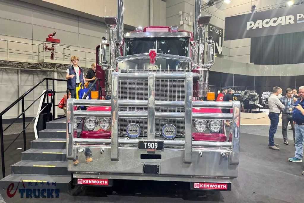 感受长头卡车的力量盛宴!还有美式平头卡车?带您逛2025布里斯班卡车展·美卡篇 - 第10张 - 提加商用车网 感受长头卡车的力量盛宴!还有美式平头卡车?带您逛2025布里斯班卡车展·美卡篇 - 第10张