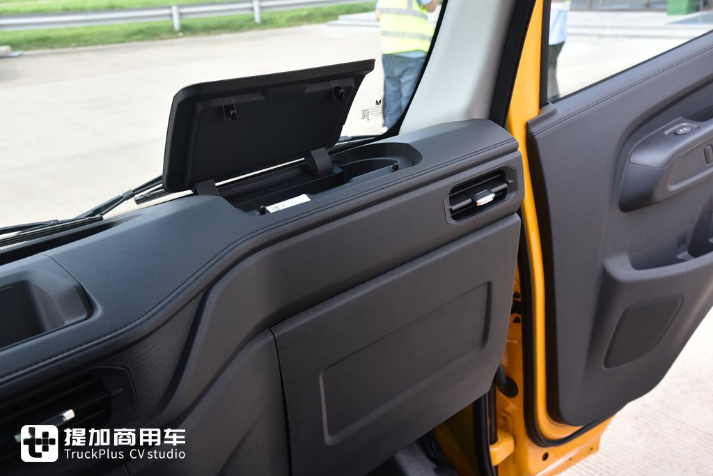 轻卡界“神车”再进化:百万用户见证,全新江铃顺达如何续写国民卡车传奇? - 第10张 - 提加商用车网 轻卡界“神车”再进化:百万用户见证,全新江铃顺达如何续写国民卡车传奇? - 第10张