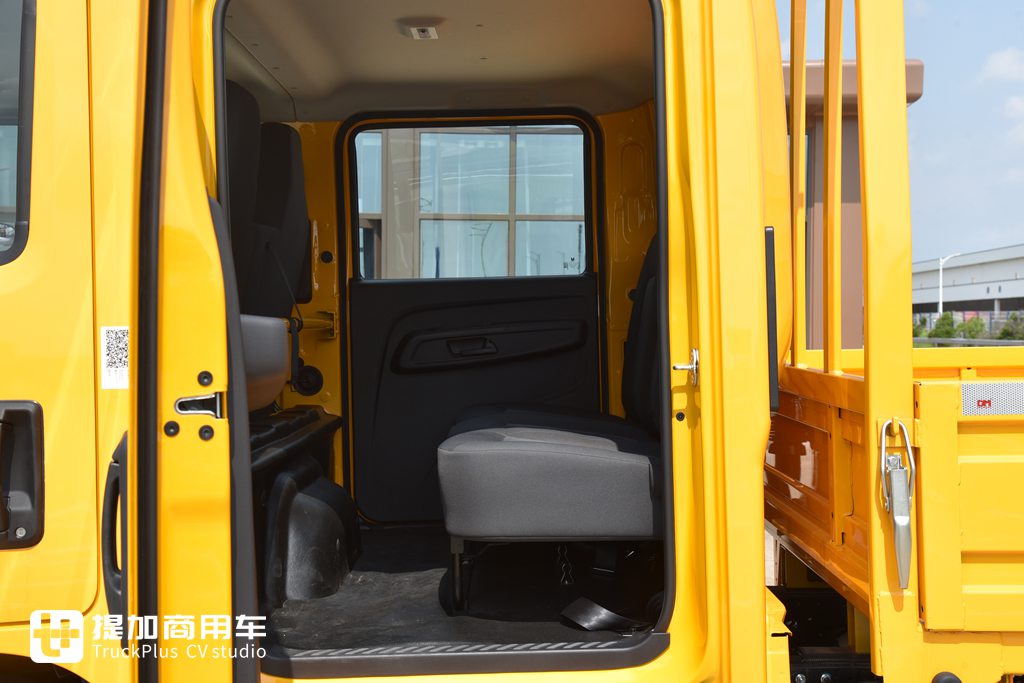 轻卡界“神车”再进化:百万用户见证,全新江铃顺达如何续写国民卡车传奇? - 第13张 - 提加商用车网 轻卡界“神车”再进化:百万用户见证,全新江铃顺达如何续写国民卡车传奇? - 第13张