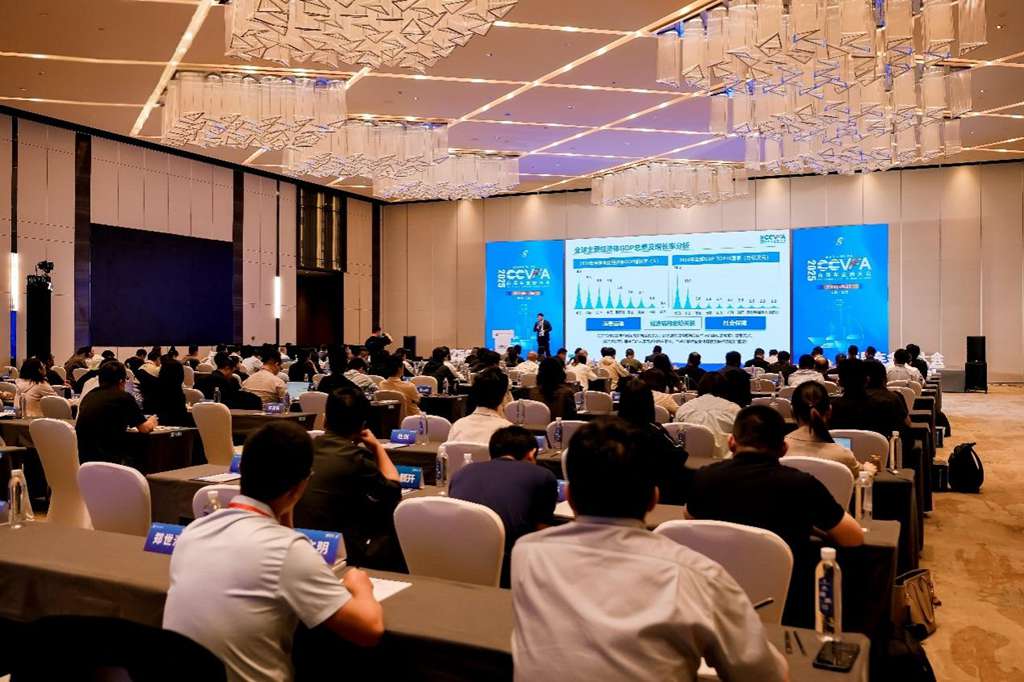 【有卡有料】江淮1卡闪耀2025商用车金融大会,品牌势能再升级 - 第2张 - 提加商用车网 【有卡有料】江淮1卡闪耀2025商用车金融大会,品牌势能再升级 - 第2张