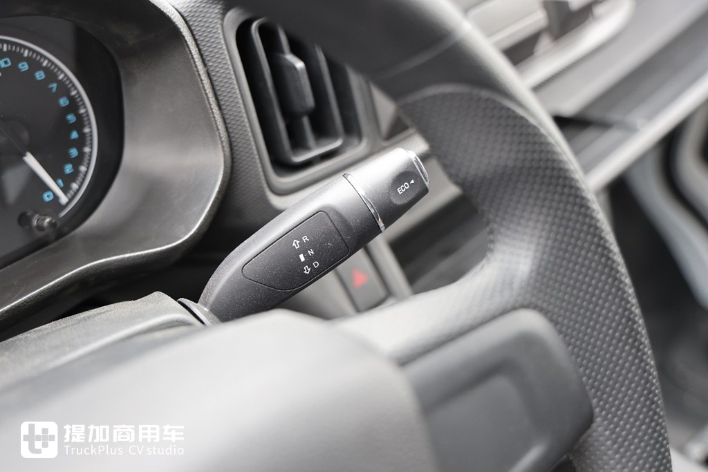 7.1方超大空间,18分钟超快补能,开瑞江豚E7安驾超充版来啦! - 第21张 - 提加商用车网 7.1方超大空间,18分钟超快补能,开瑞江豚E7安驾超充版来啦! - 第21张