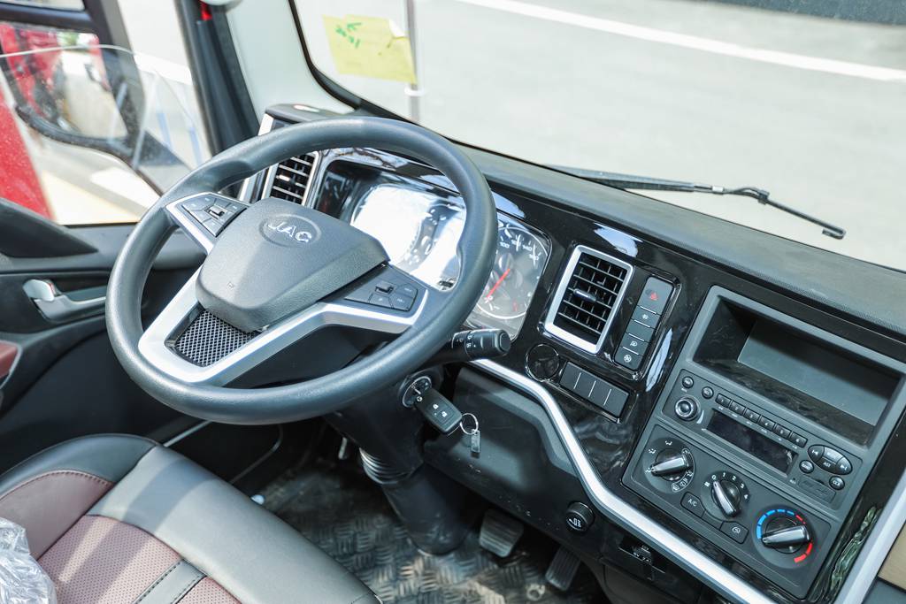 全新一代骏铃A系,“5A标准”重新定义高端轻卡 - 第3张 - 提加商用车网 全新一代骏铃A系,“5A标准”重新定义高端轻卡 - 第3张