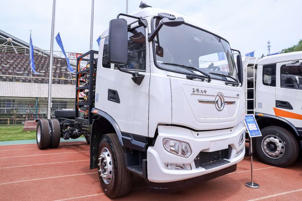 共建生态新高地,东风商用车亮相2025专用车产业创新发展大会暨专用车科技展 - 第5张 - 提加商用车网 共建生态新高地,东风商用车亮相2025专用车产业创新发展大会暨专用车科技展 - 第5张