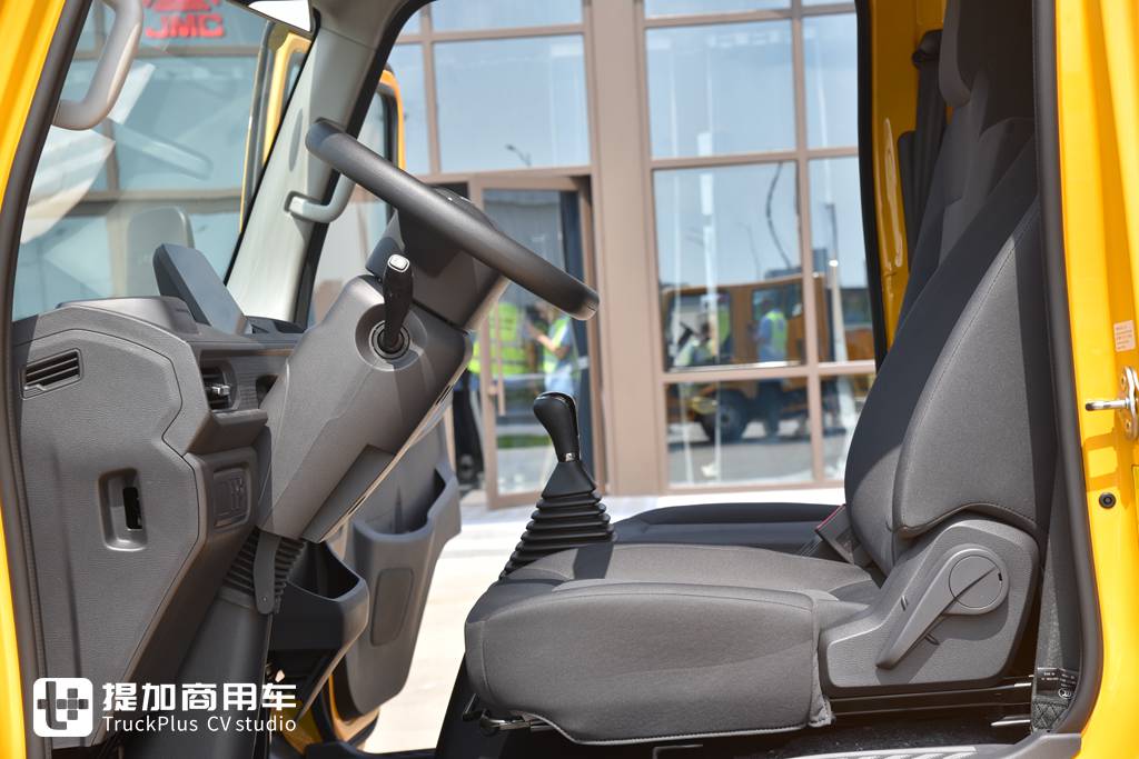 轻卡界“神车”再进化:百万用户见证,全新江铃顺达如何续写国民卡车传奇? - 第5张 - 提加商用车网 轻卡界“神车”再进化:百万用户见证,全新江铃顺达如何续写国民卡车传奇? - 第5张