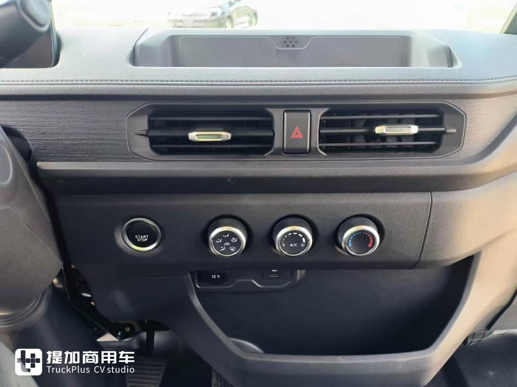 轻卡界“神车”再进化:百万用户见证,全新江铃顺达如何续写国民卡车传奇? - 第8张 - 提加商用车网 轻卡界“神车”再进化:百万用户见证,全新江铃顺达如何续写国民卡车传奇? - 第8张