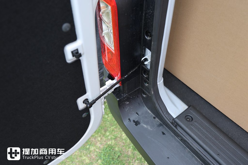 7.1方超大空间,18分钟超快补能,开瑞江豚E7安驾超充版来啦! - 第9张 - 提加商用车网 7.1方超大空间,18分钟超快补能,开瑞江豚E7安驾超充版来啦! - 第9张