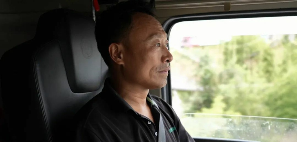 开东风天龙KL520燃气车跑散配,舒服又带劲! - 第2张 - 提加商用车网 开东风天龙KL520燃气车跑散配,舒服又带劲! - 第2张