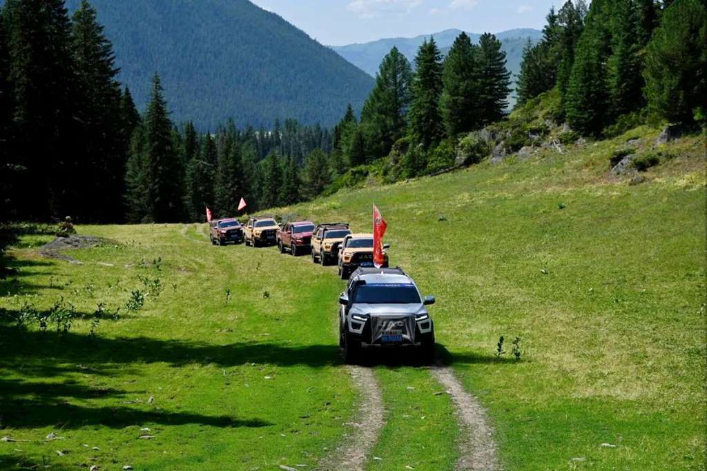 江淮悍途PHEV，打开“神的自留地”：一场阿勒泰的文学越野朝圣 - 第2张