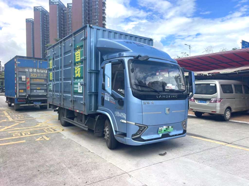 广东谢师傅的“省钱秘籍”:这台蓝擎纯电轻卡让他货运无忧! - 第2张 - 提加商用车网 广东谢师傅的“省钱秘籍”:这台蓝擎纯电轻卡让他货运无忧! - 第2张