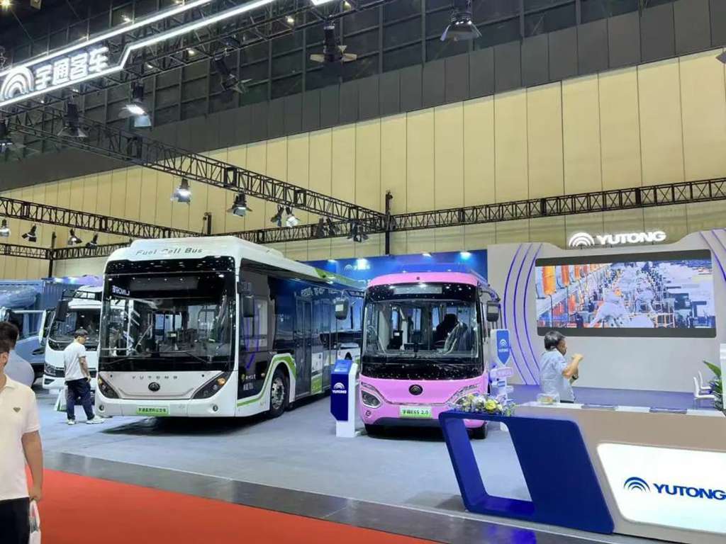 “绿”动中原!宇通F10、宇萌E6S 2.0组团亮相郑州新能源车展 - 第2张 - 提加商用车网 “绿”动中原!宇通F10、宇萌E6S 2.0组团亮相郑州新能源车展 - 第2张