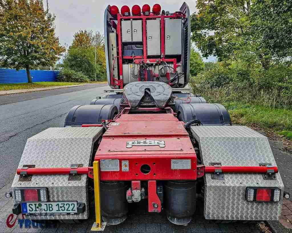 牵引车后还带“挂车桥”?风电运输利器,这台奔驰Actros大件牵引车不一样 - 第12张 - 提加商用车网 牵引车后还带“挂车桥”?风电运输利器,这台奔驰Actros大件牵引车不一样 - 第12张