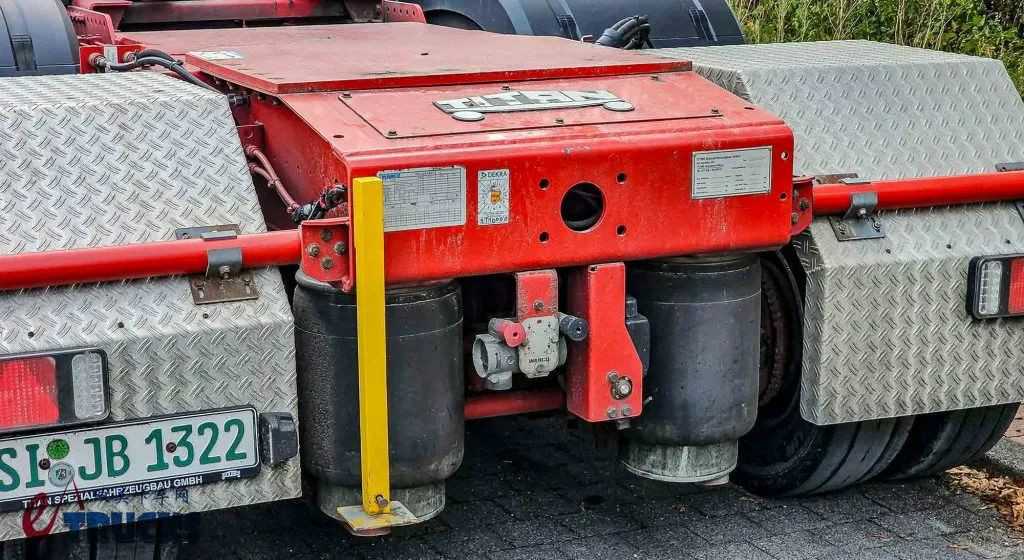 牵引车后还带“挂车桥”?风电运输利器,这台奔驰Actros大件牵引车不一样 - 第13张 - 提加商用车网 牵引车后还带“挂车桥”?风电运输利器,这台奔驰Actros大件牵引车不一样 - 第13张