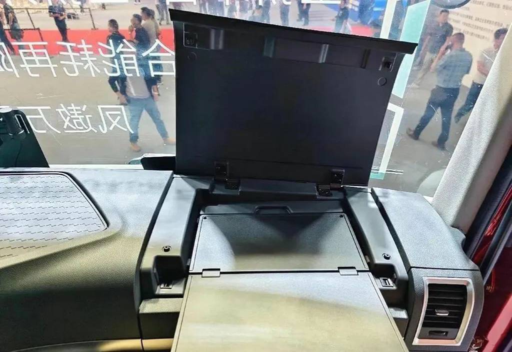 39.99万元买630马力燃气车 还送一台奇瑞冰淇淋!看奇瑞商用车全新“金凤凰”重卡 - 第13张 - 提加商用车网 39.99万元买630马力燃气车 还送一台奇瑞冰淇淋!看奇瑞商用车全新“金凤凰”重卡 - 第13张