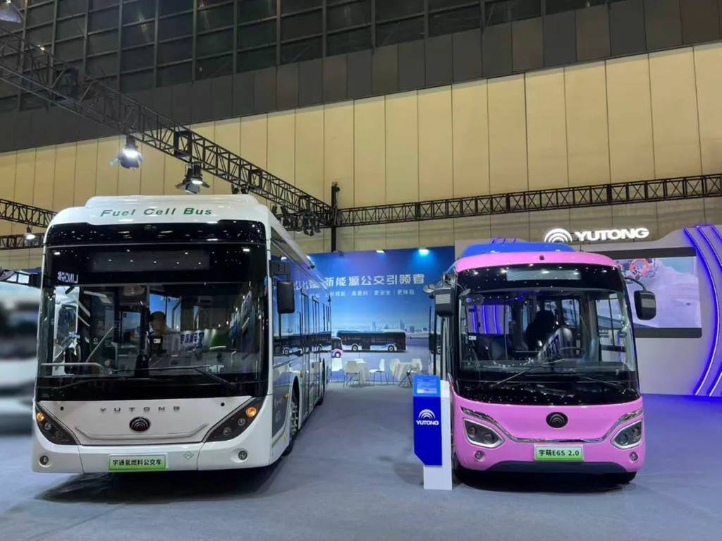 “绿”动中原!宇通F10、宇萌E6S 2.0组团亮相郑州新能源车展 - 第1张 - 提加商用车网 “绿”动中原!宇通F10、宇萌E6S 2.0组团亮相郑州新能源车展 - 第1张