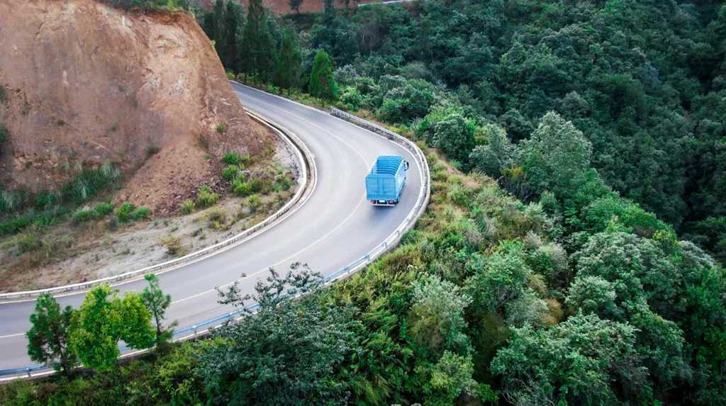 云南王师傅亲证潍柴蓝擎征服山路,重载爬坡无压力! - 第1张 - 提加商用车网 云南王师傅亲证潍柴蓝擎征服山路,重载爬坡无压力! - 第1张