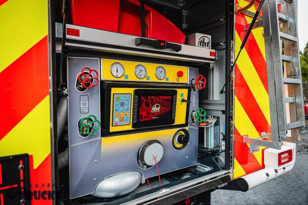 风冷V8+全轮转向,通过性超强!如此短小精悍的太脱拉Force消防车见过吗 - 第14张 - 提加商用车网 风冷V8+全轮转向,通过性超强!如此短小精悍的太脱拉Force消防车见过吗 - 第14张