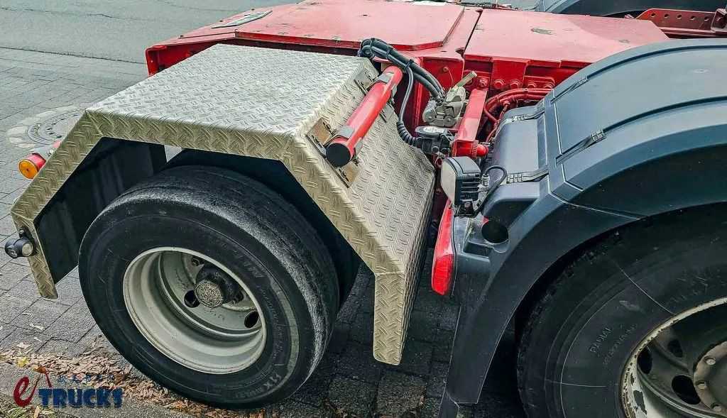 牵引车后还带“挂车桥”?风电运输利器,这台奔驰Actros大件牵引车不一样 - 第15张 - 提加商用车网 牵引车后还带“挂车桥”?风电运输利器,这台奔驰Actros大件牵引车不一样 - 第15张