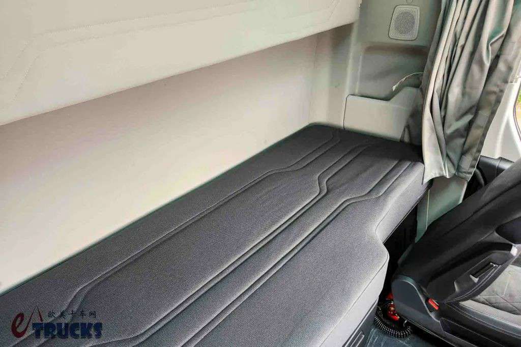 欧洲最具性价比重卡？二代发动机+电子后视镜，福特第二代F-MAX来袭，实拍带您看实力几何 - 第15张