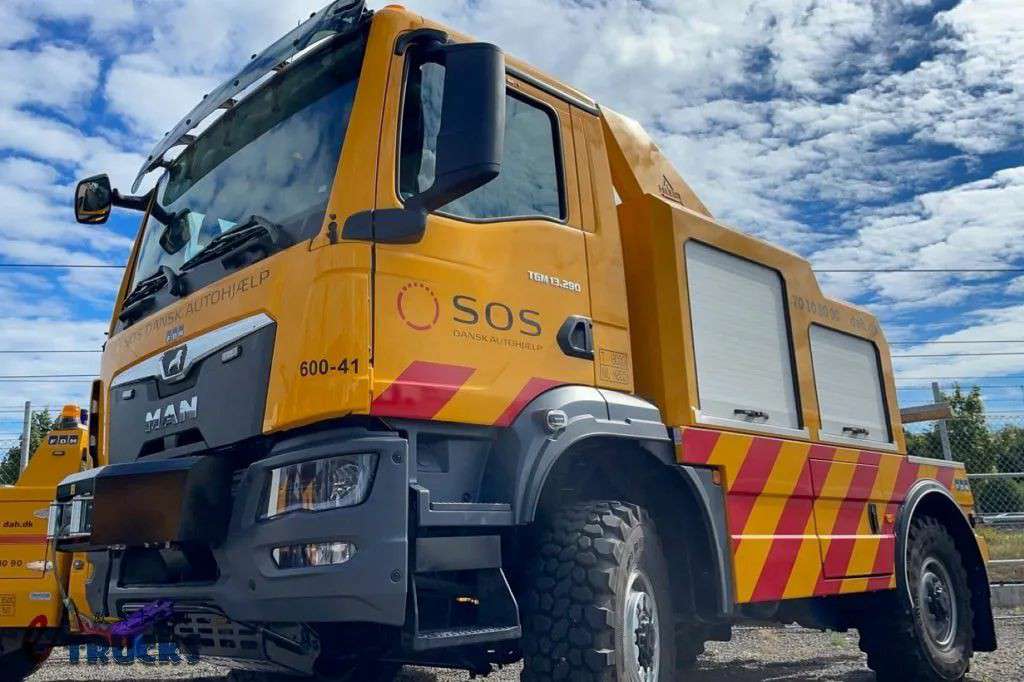 4×4全驱越野性能强,车身结构超紧凑!曼恩TGM四驱清障车实拍 - 第1张 - 提加商用车网 4×4全驱越野性能强,车身结构超紧凑!曼恩TGM四驱清障车实拍 - 第1张