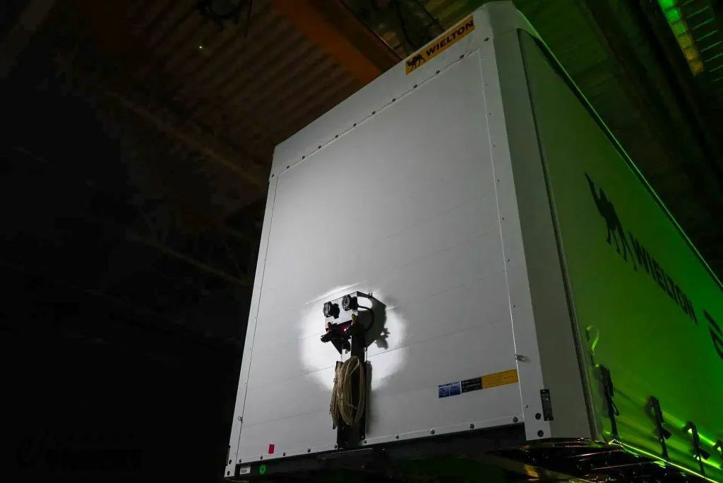 折合人民币18万!欧洲最便宜的侧帘挂车,全身大牌配件,Wielton EVO怎么做到的? - 第1张 - 提加商用车网 折合人民币18万!欧洲最便宜的侧帘挂车,全身大牌配件,Wielton EVO怎么做到的? - 第1张