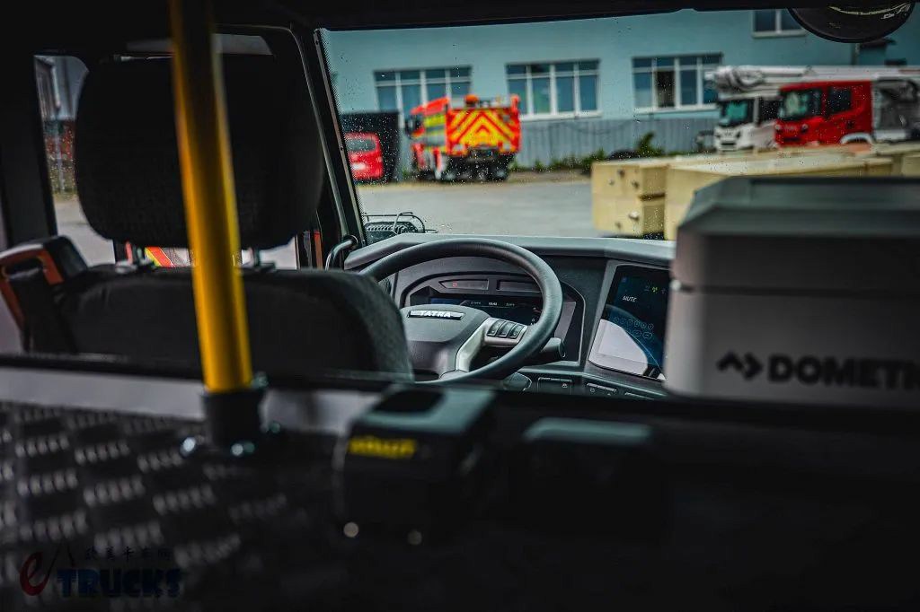 风冷V8+全轮转向,通过性超强!如此短小精悍的太脱拉Force消防车见过吗 - 第17张 - 提加商用车网 风冷V8+全轮转向,通过性超强!如此短小精悍的太脱拉Force消防车见过吗 - 第17张