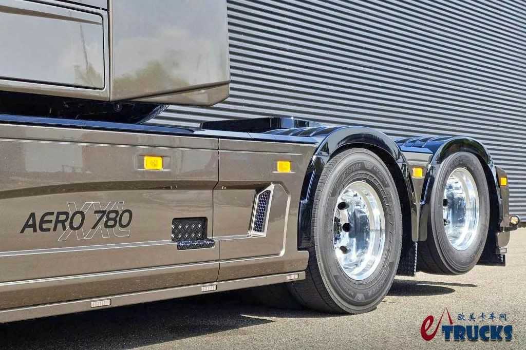 最新款沃尔沃FH Aero也被改成长头了,还是780马力顶配版,沃尔沃VT5 Aero长头卡车实拍 - 第18张 - 提加商用车网 最新款沃尔沃FH Aero也被改成长头了,还是780马力顶配版,沃尔沃VT5 Aero长头卡车实拍 - 第18张