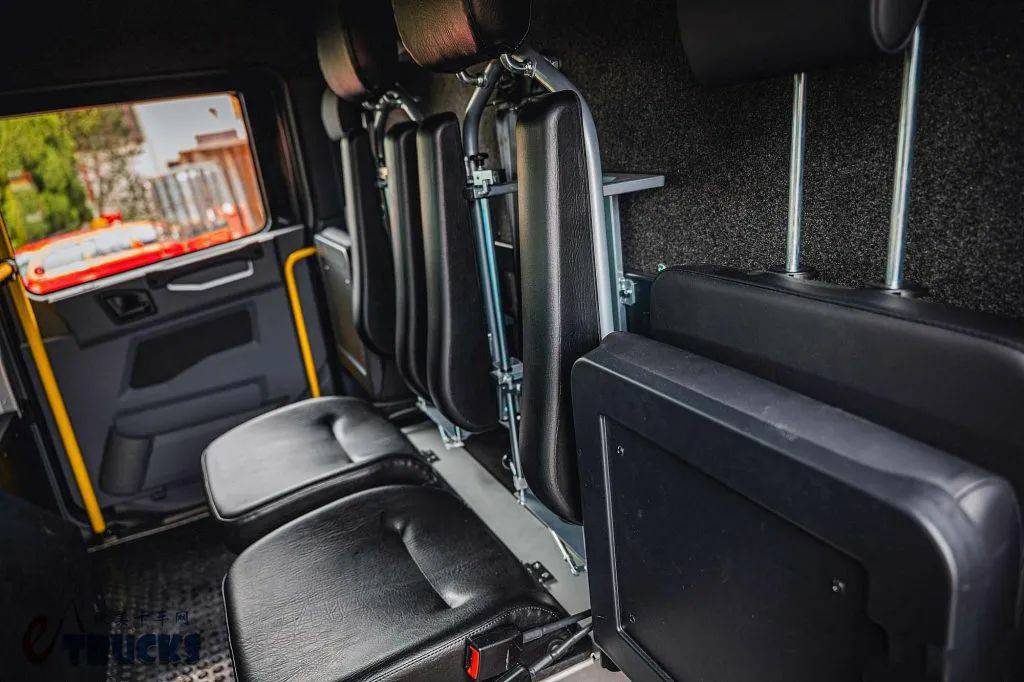 风冷V8+全轮转向,通过性超强!如此短小精悍的太脱拉Force消防车见过吗 - 第19张 - 提加商用车网 风冷V8+全轮转向,通过性超强!如此短小精悍的太脱拉Force消防车见过吗 - 第19张