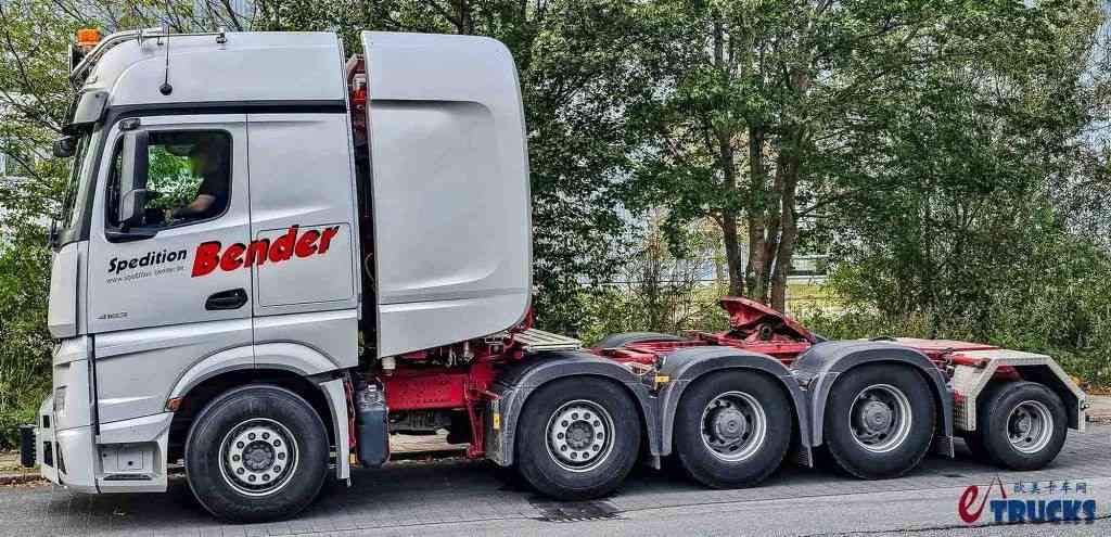 牵引车后还带“挂车桥”?风电运输利器,这台奔驰Actros大件牵引车不一样 - 第3张 - 提加商用车网 牵引车后还带“挂车桥”?风电运输利器,这台奔驰Actros大件牵引车不一样 - 第3张