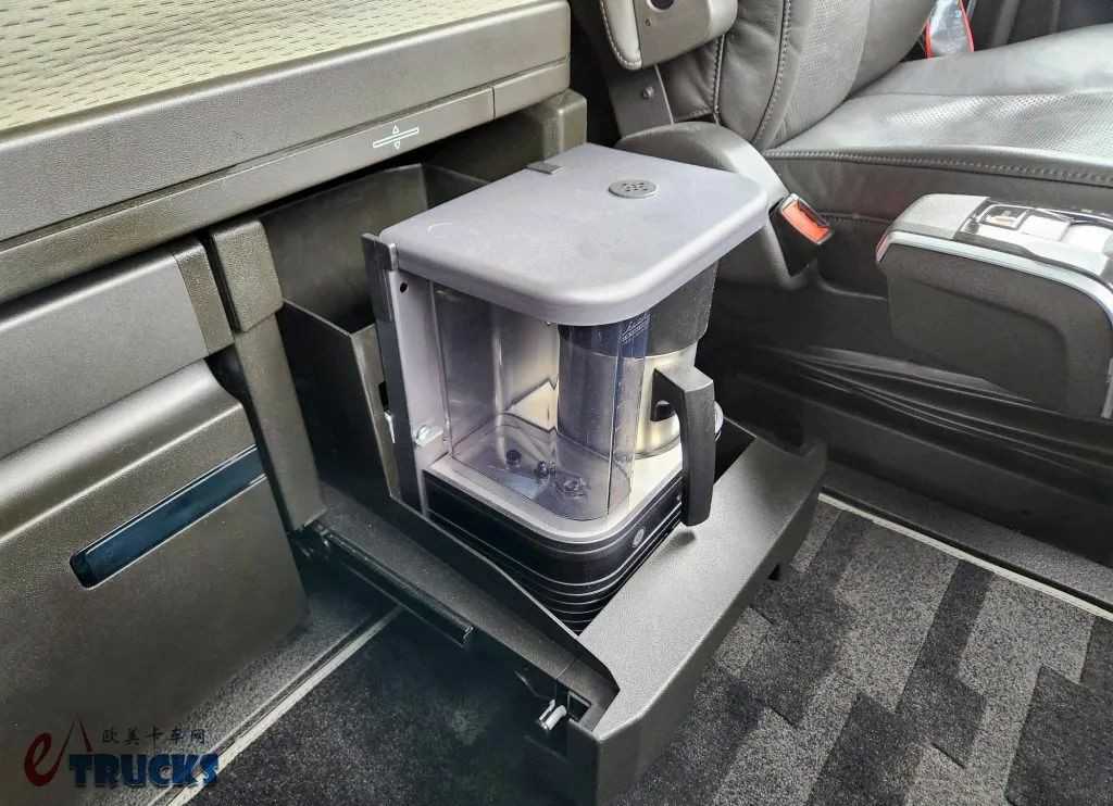 汲取航空航天业灵感,百公里油耗22升!最新款沃尔沃FH Aero牵引车来袭,带您看实力几何 - 第24张 - 提加商用车网 汲取航空航天业灵感,百公里油耗22升!最新款沃尔沃FH Aero牵引车来袭,带您看实力几何 - 第24张
