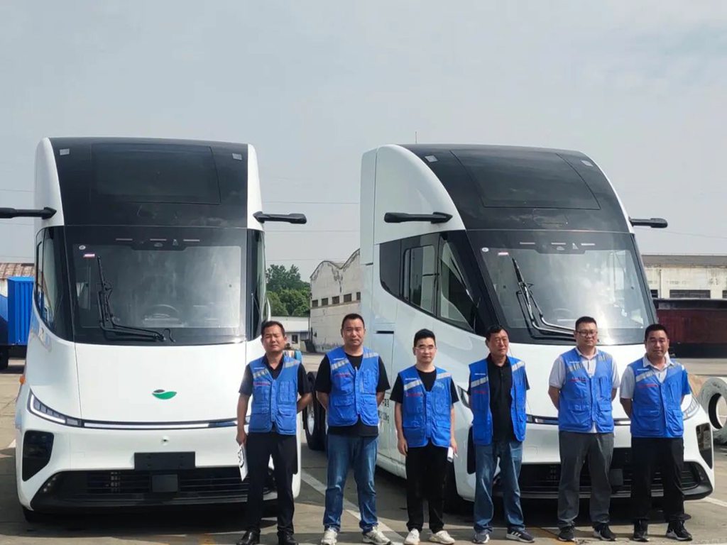 苇渡Windrose 670km长续航纯电重卡正式交付荣庆物流 - 第1张 - 提加商用车网 苇渡Windrose 670km长续航纯电重卡正式交付荣庆物流 - 第1张