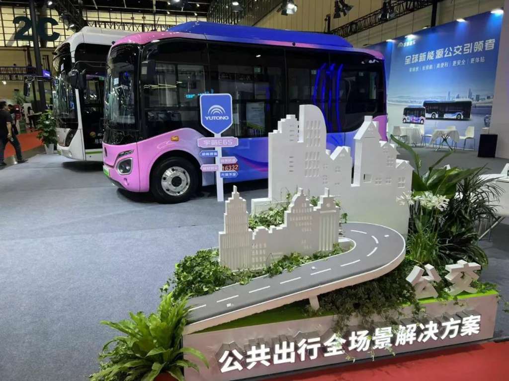 “绿”动中原!宇通F10、宇萌E6S 2.0组团亮相郑州新能源车展 - 第4张 - 提加商用车网 “绿”动中原!宇通F10、宇萌E6S 2.0组团亮相郑州新能源车展 - 第4张