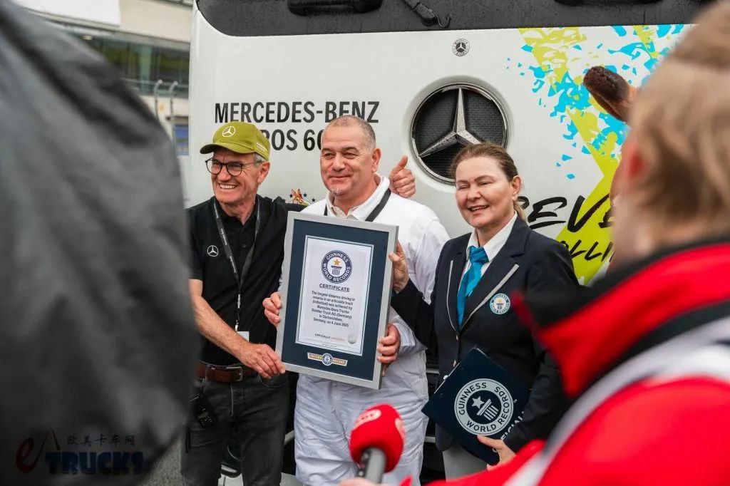 不间断倒车124.7公里!刷新吉尼斯世界纪录,奔驰携eActros 600长途电动重卡挑战极限 - 第5张 - 提加商用车网 不间断倒车124.7公里!刷新吉尼斯世界纪录,奔驰携eActros 600长途电动重卡挑战极限 - 第5张