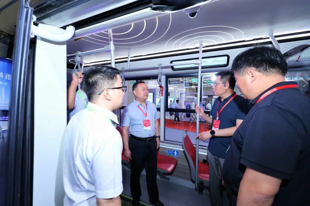 “绿”动中原!宇通F10、宇萌E6S 2.0组团亮相郑州新能源车展 - 第5张 - 提加商用车网 “绿”动中原!宇通F10、宇萌E6S 2.0组团亮相郑州新能源车展 - 第5张