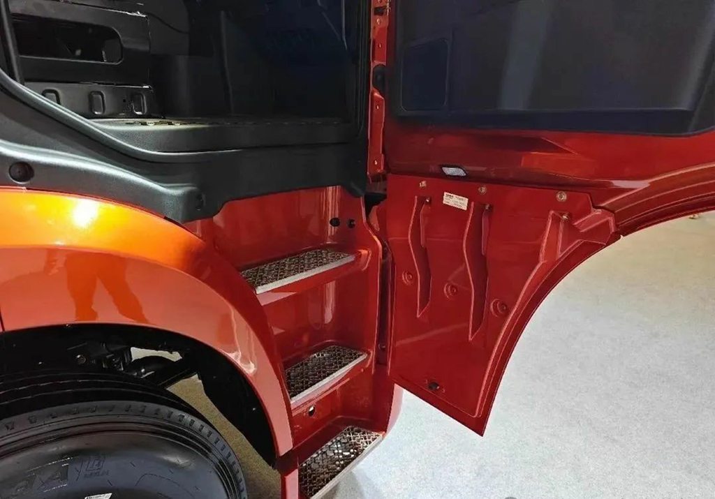 39.99万元买630马力燃气车 还送一台奇瑞冰淇淋!看奇瑞商用车全新“金凤凰”重卡 - 第6张 - 提加商用车网 39.99万元买630马力燃气车 还送一台奇瑞冰淇淋!看奇瑞商用车全新“金凤凰”重卡 - 第6张
