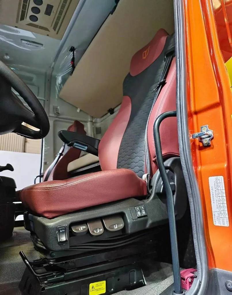 39.99万元买630马力燃气车 还送一台奇瑞冰淇淋!看奇瑞商用车全新“金凤凰”重卡 - 第7张 - 提加商用车网 39.99万元买630马力燃气车 还送一台奇瑞冰淇淋!看奇瑞商用车全新“金凤凰”重卡 - 第7张