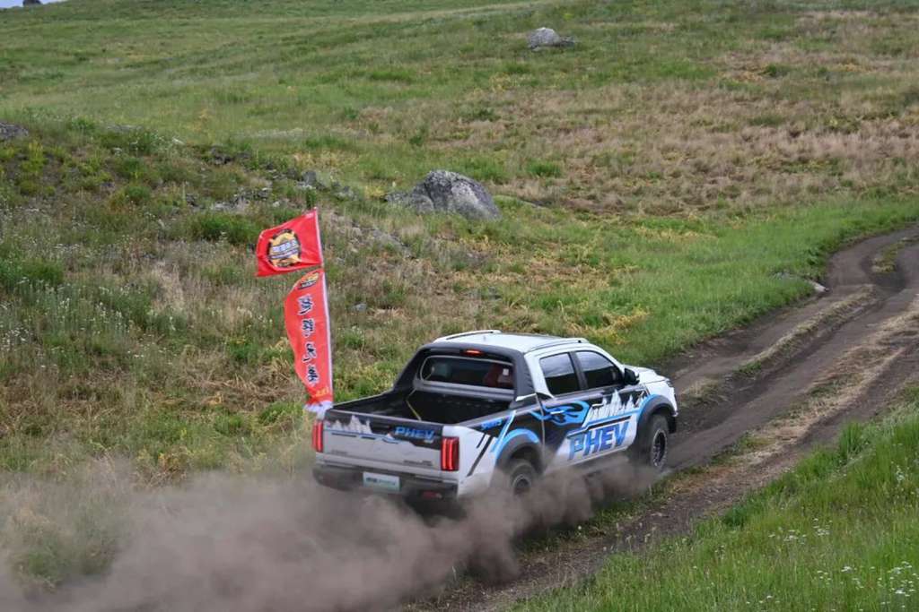 江淮悍途PHEV，打开“神的自留地”：一场阿勒泰的文学越野朝圣 - 第8张