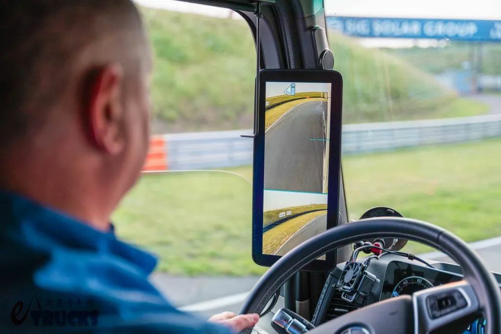 不间断倒车124.7公里!刷新吉尼斯世界纪录,奔驰携eActros 600长途电动重卡挑战极限 - 第9张 - 提加商用车网 不间断倒车124.7公里!刷新吉尼斯世界纪录,奔驰携eActros 600长途电动重卡挑战极限 - 第9张